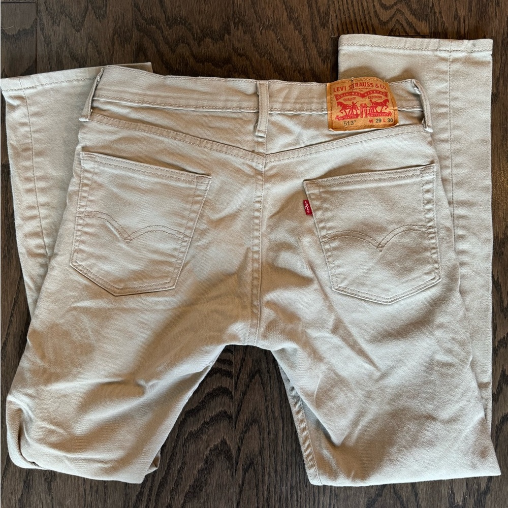 Men’s Levi’s in khaki